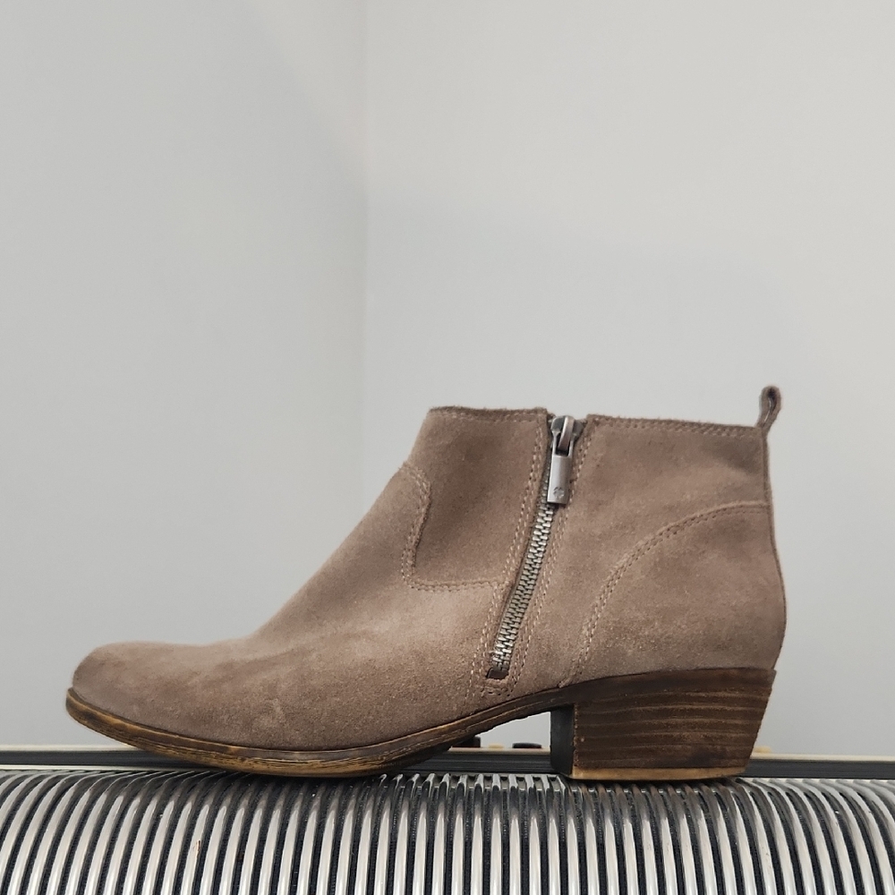 COMFY LUCKY BRAND GREY SUEDE ANKLE BOOTIE SZ 8.5
